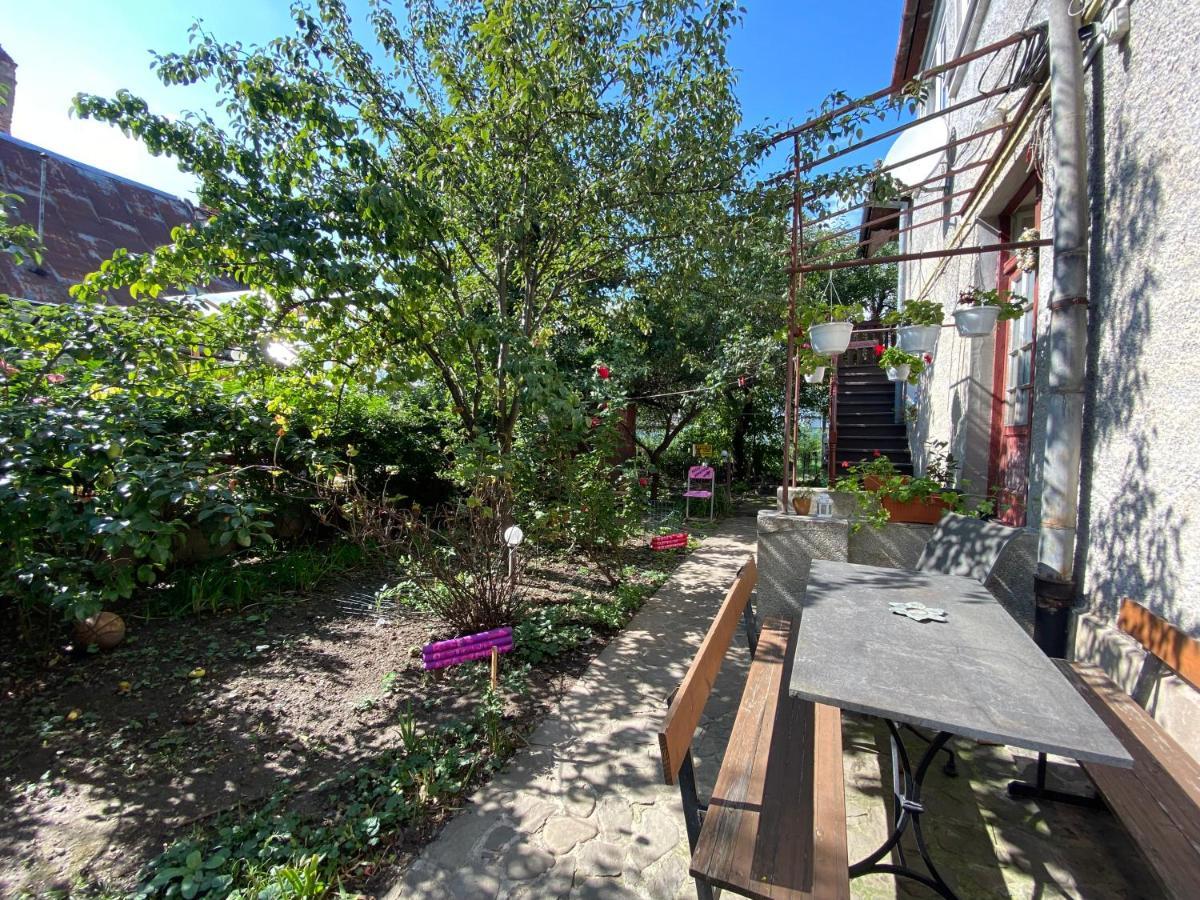 Rose'S Oldtown Apartment Braşov Dış mekan fotoğraf