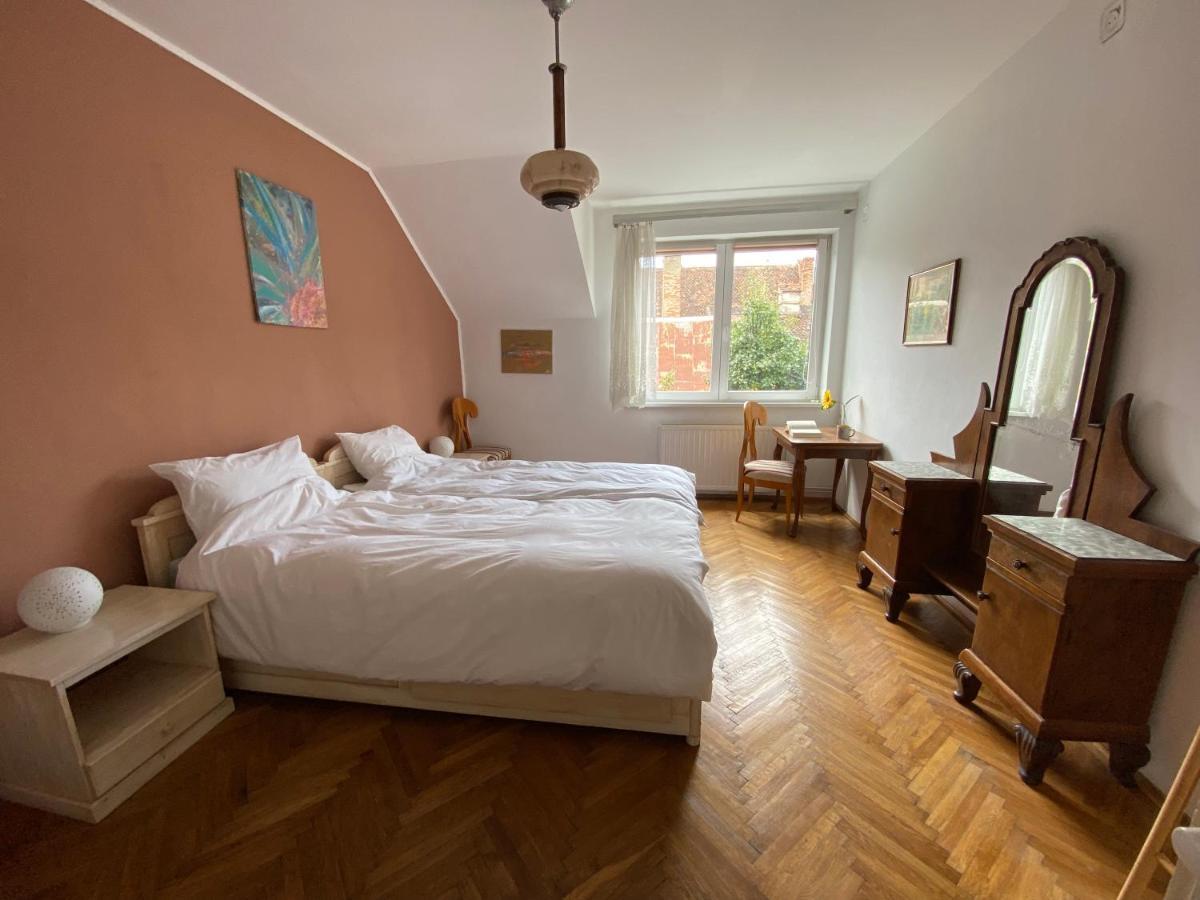 Rose'S Oldtown Apartment Braşov Dış mekan fotoğraf