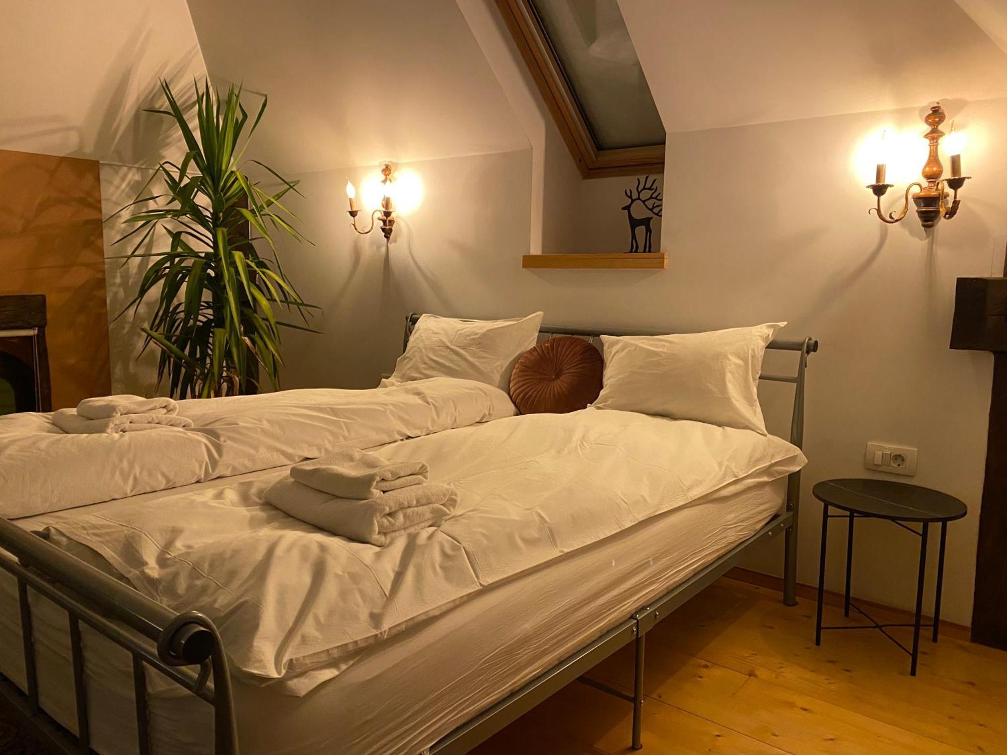 Rose'S Oldtown Apartment Braşov Dış mekan fotoğraf