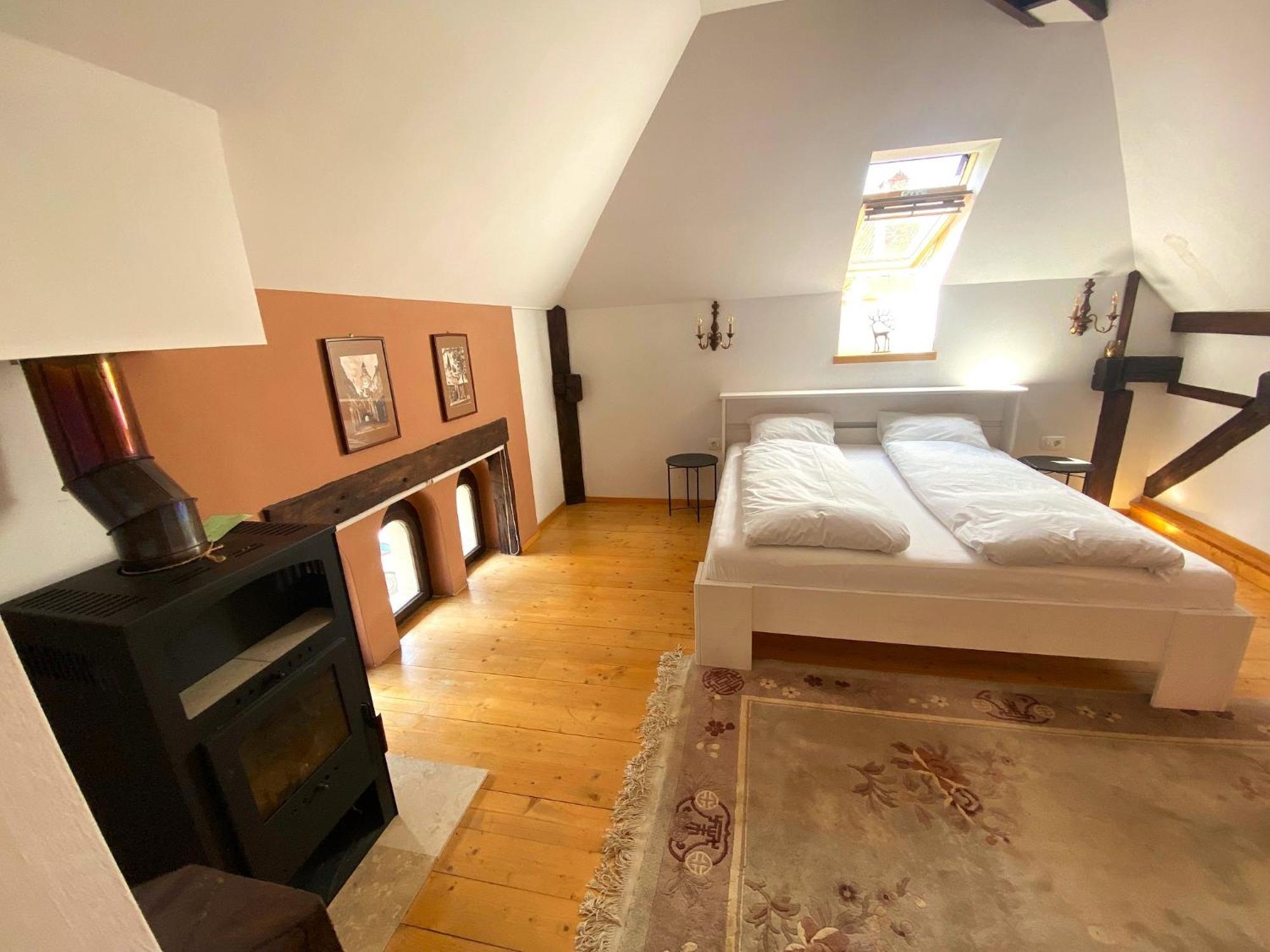 Rose'S Oldtown Apartment Braşov Dış mekan fotoğraf